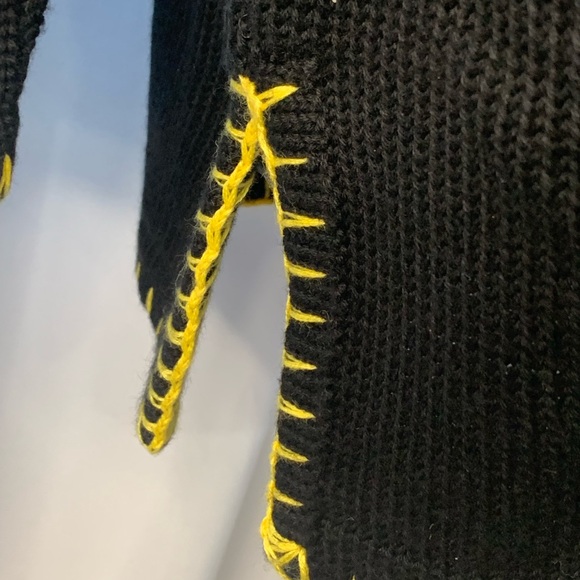 Quacker Factory Black and Yellow Sequin Pear Oversized Sweater Womens Size Small - Picture 9 of 11